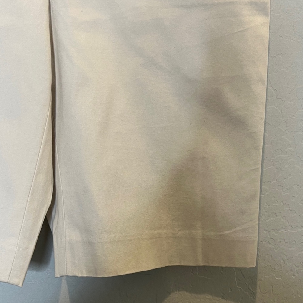 Talbots Women's Cream Bermuda Shorts size 4 - Picture 7 of 10